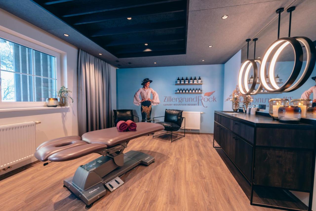 Zillergrundrock Luxury Mountain Resort マイヤーホーフェン エクステリア 写真