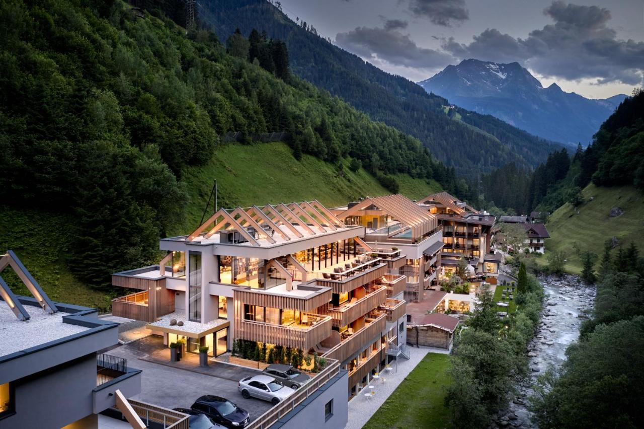 Zillergrundrock Luxury Mountain Resort マイヤーホーフェン エクステリア 写真