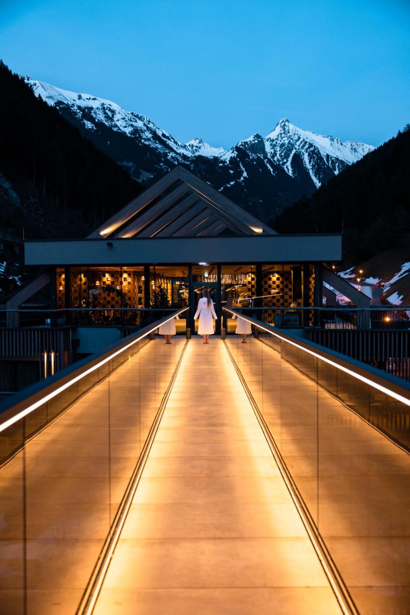 Zillergrundrock Luxury Mountain Resort マイヤーホーフェン エクステリア 写真