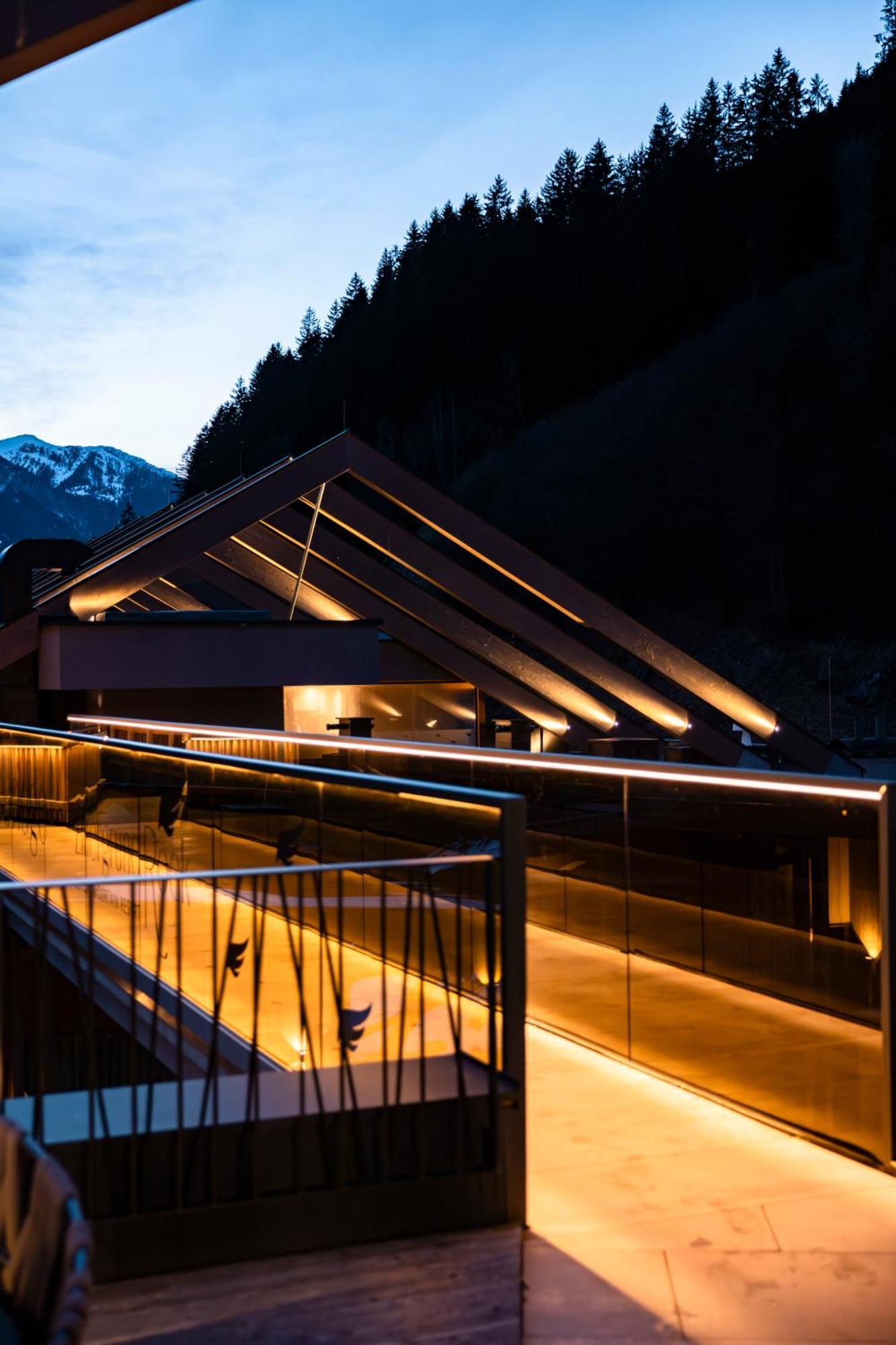 Zillergrundrock Luxury Mountain Resort マイヤーホーフェン エクステリア 写真